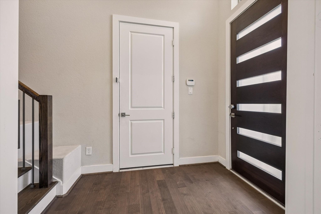 5912 E Post Oak Lane - Photo 1