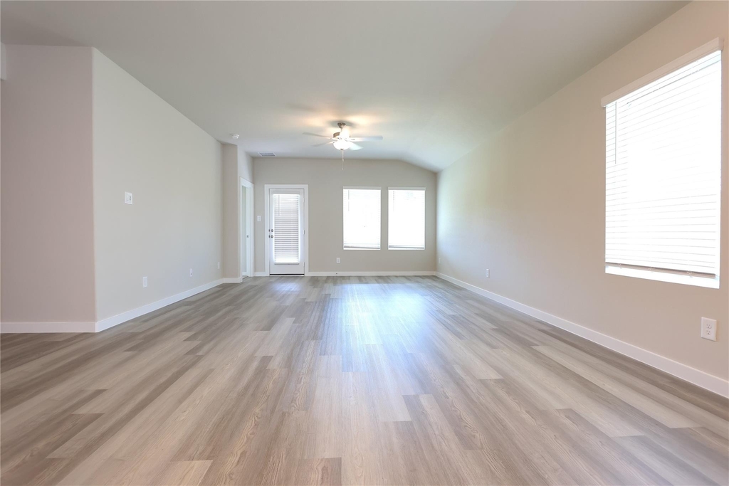 1539 King Ranch Road - Photo 9