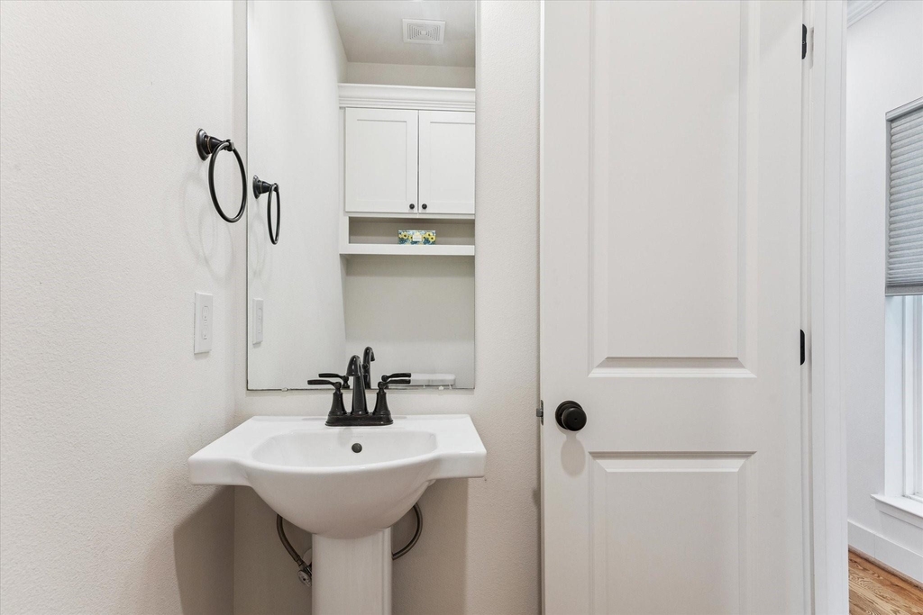 3404 Castor Street - Photo 10