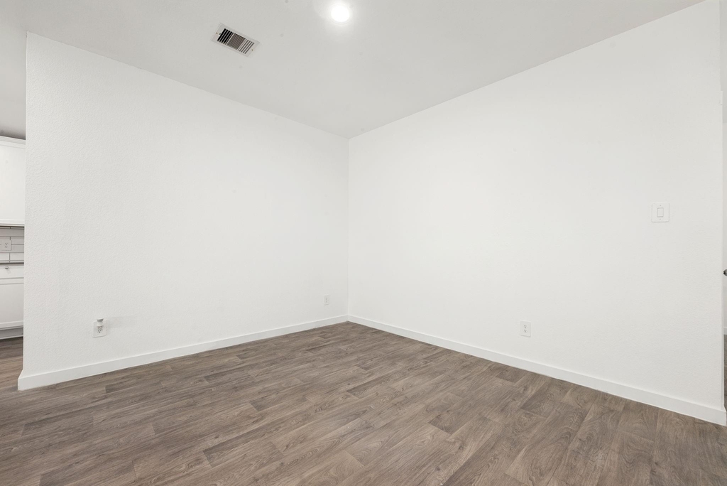 6931 Dell Vista Drive - Photo 9