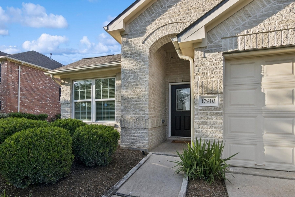 17910 Royal Gate Lane - Photo 2