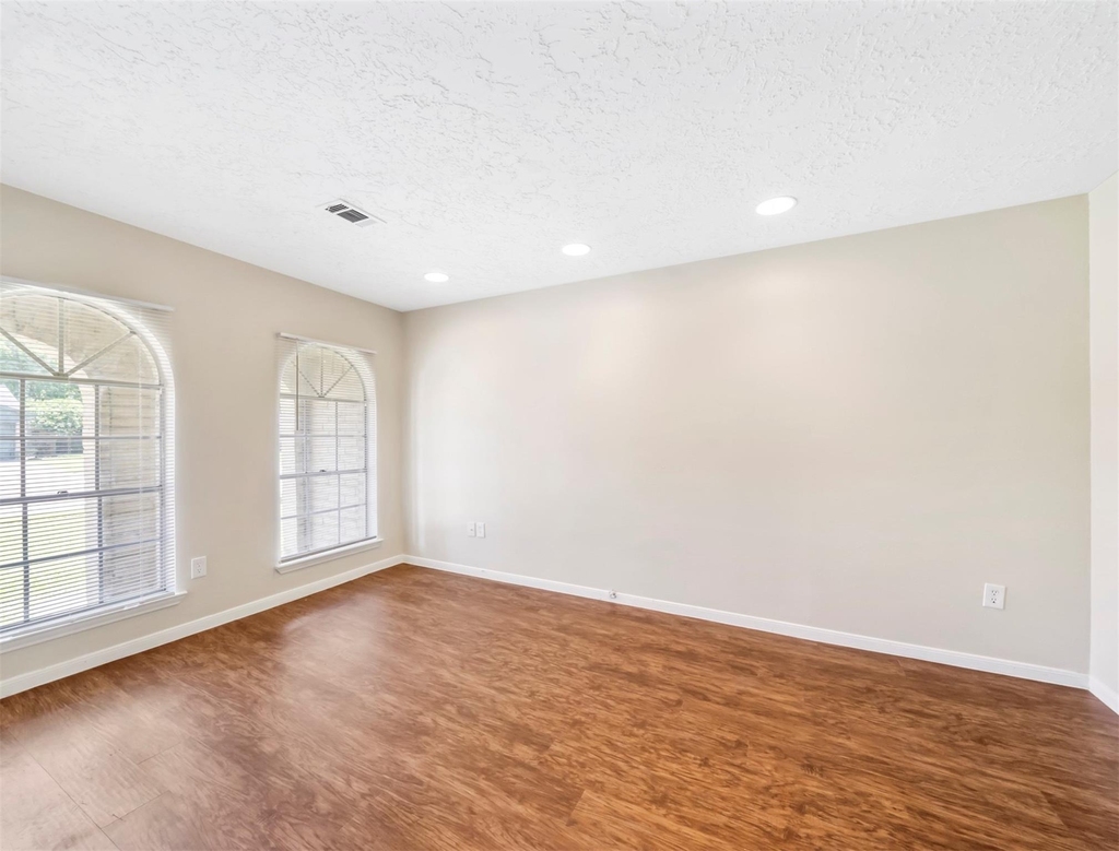 7962 Southmeadow Drive - Photo 9