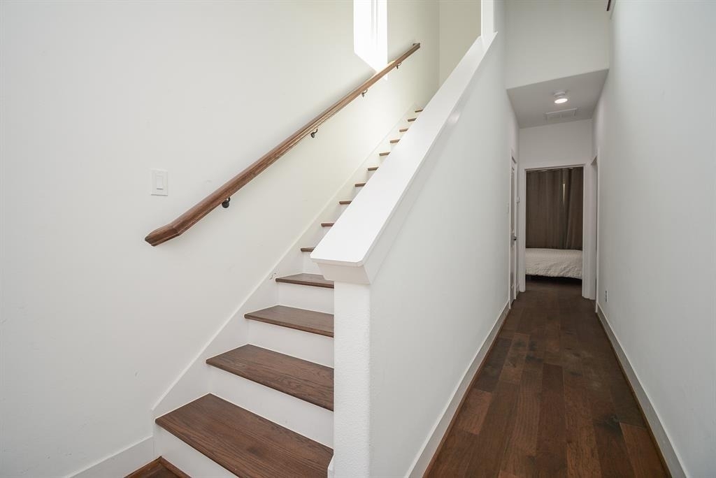 2620 Mcilhenny Street - Photo 2