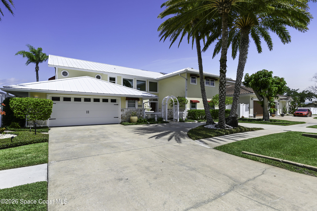 2230 Sykes Creek Drive - Photo 3