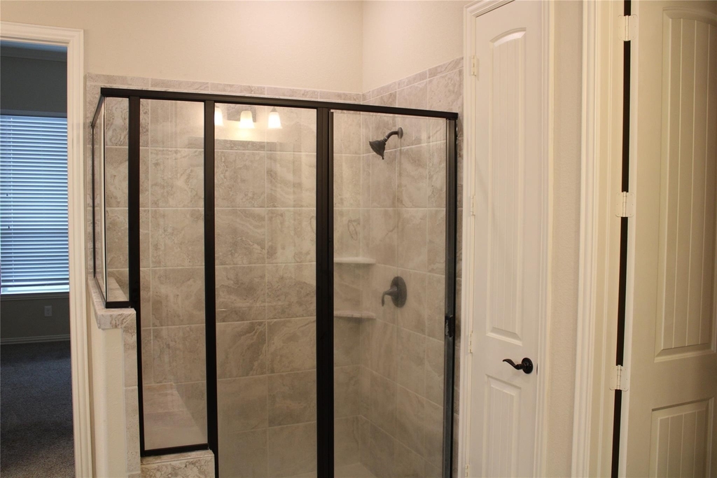 21911 Avalon Queen Drive - Photo 9