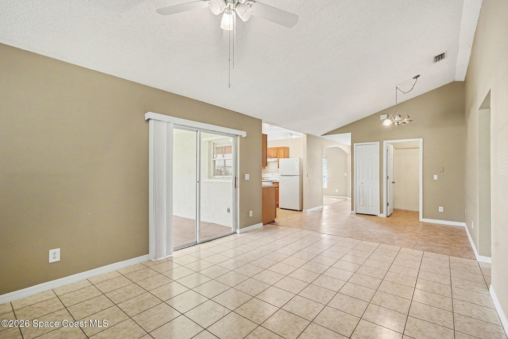1154 Ida Way - Photo 3
