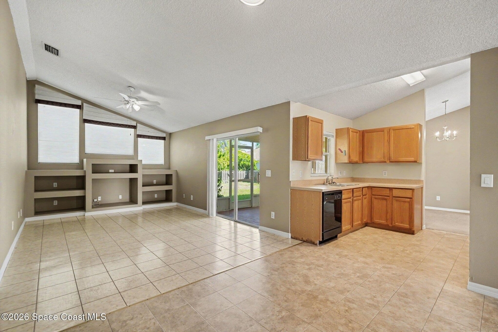 1154 Ida Way - Photo 6