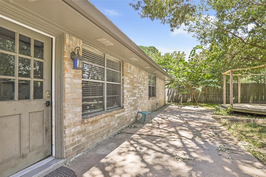 2414 Chanay Lane - Photo 5