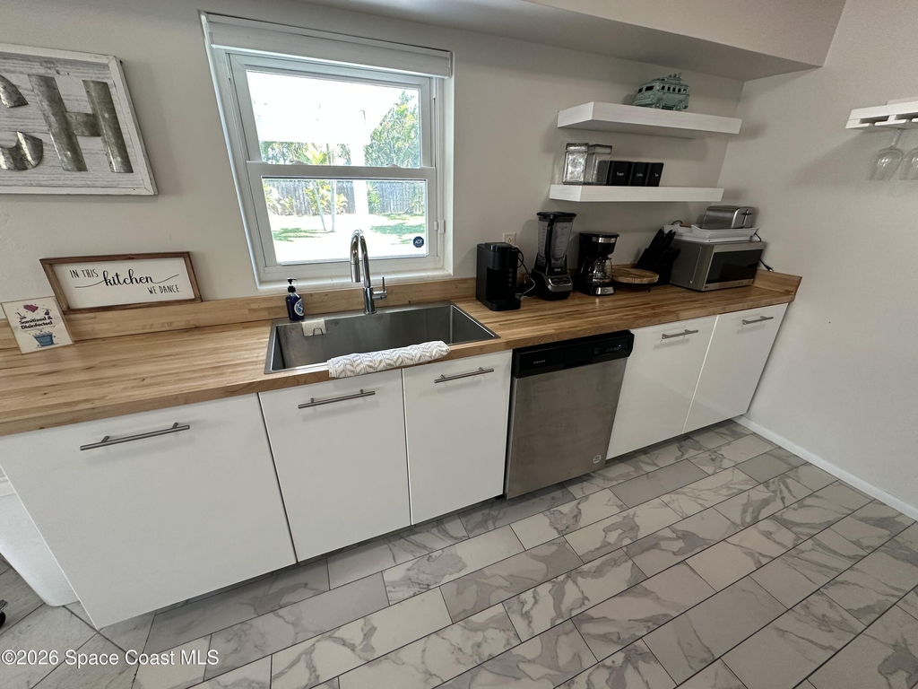 302 5th Avenue - Photo 7