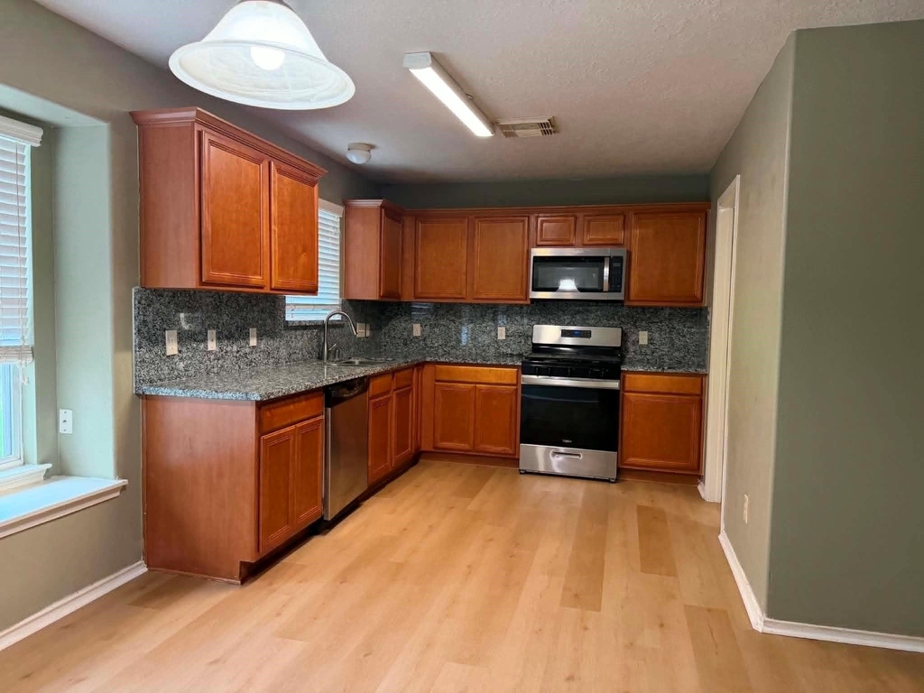 11030 Knobbley Oak Court - Photo 2