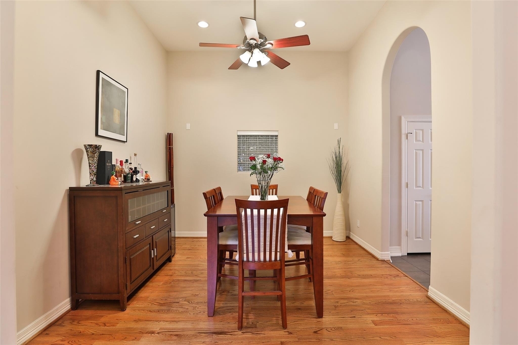 826 E 29th Street - Photo 11