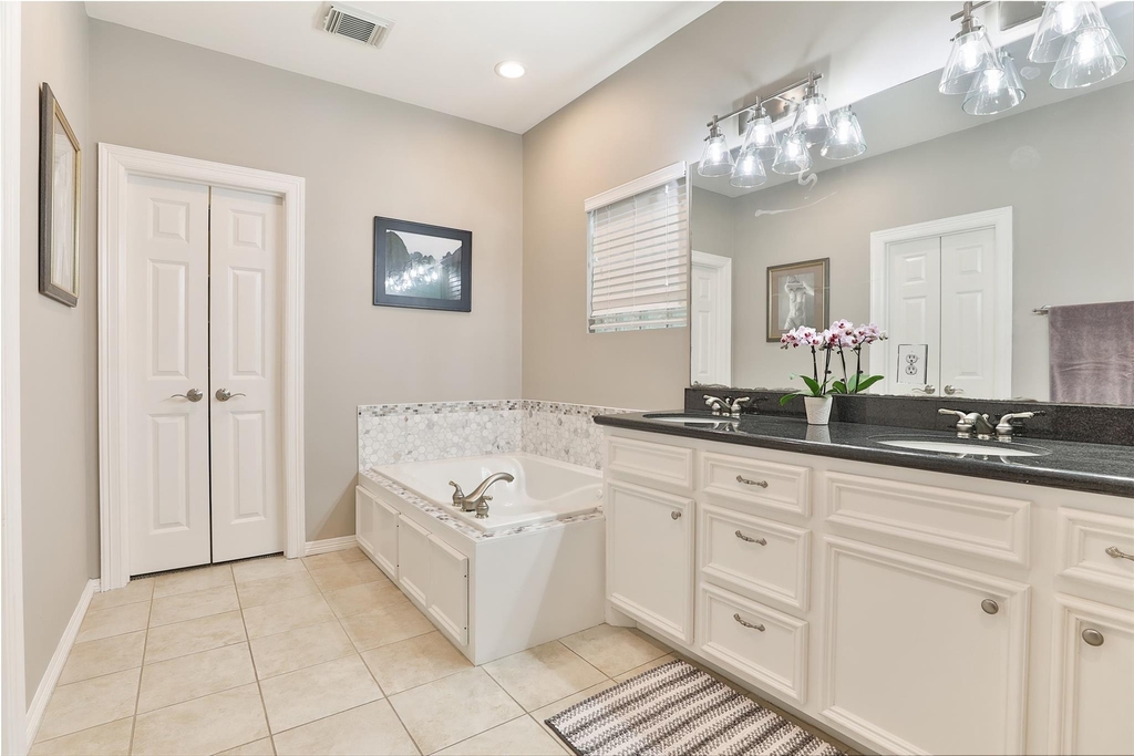 826 E 29th Street - Photo 16