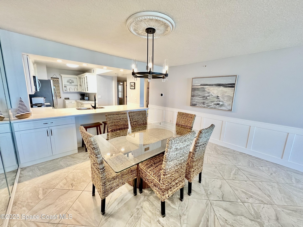 425 Buchanan Avenue - Photo 8