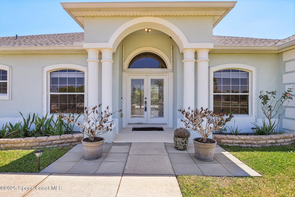 929 Hialeah Street - Photo 4