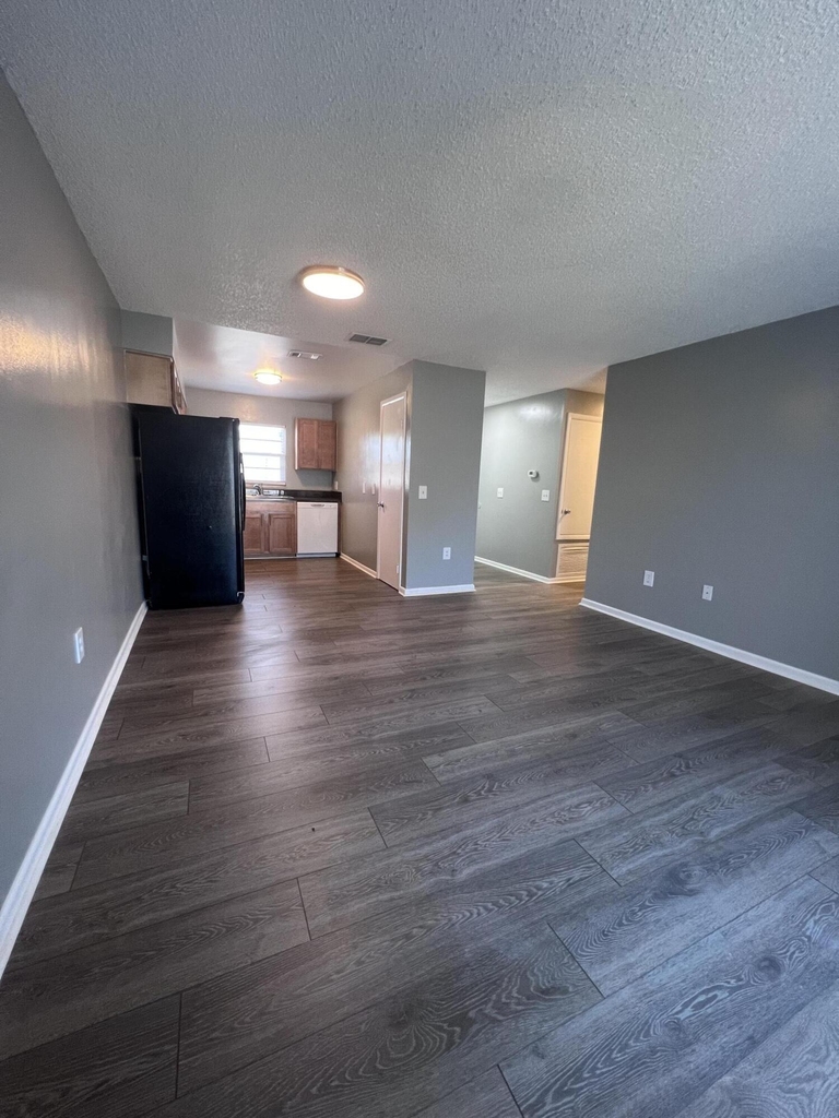 1514 Clearlake Road - Photo 2