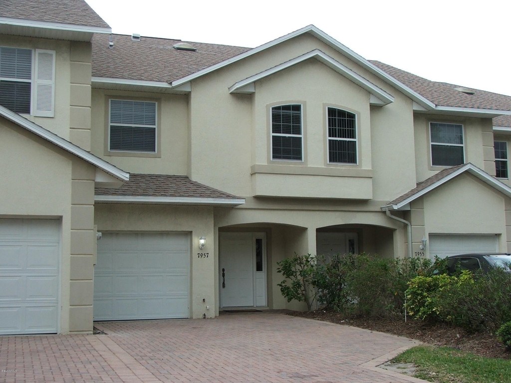 7957 Evelyn Court - Photo 0