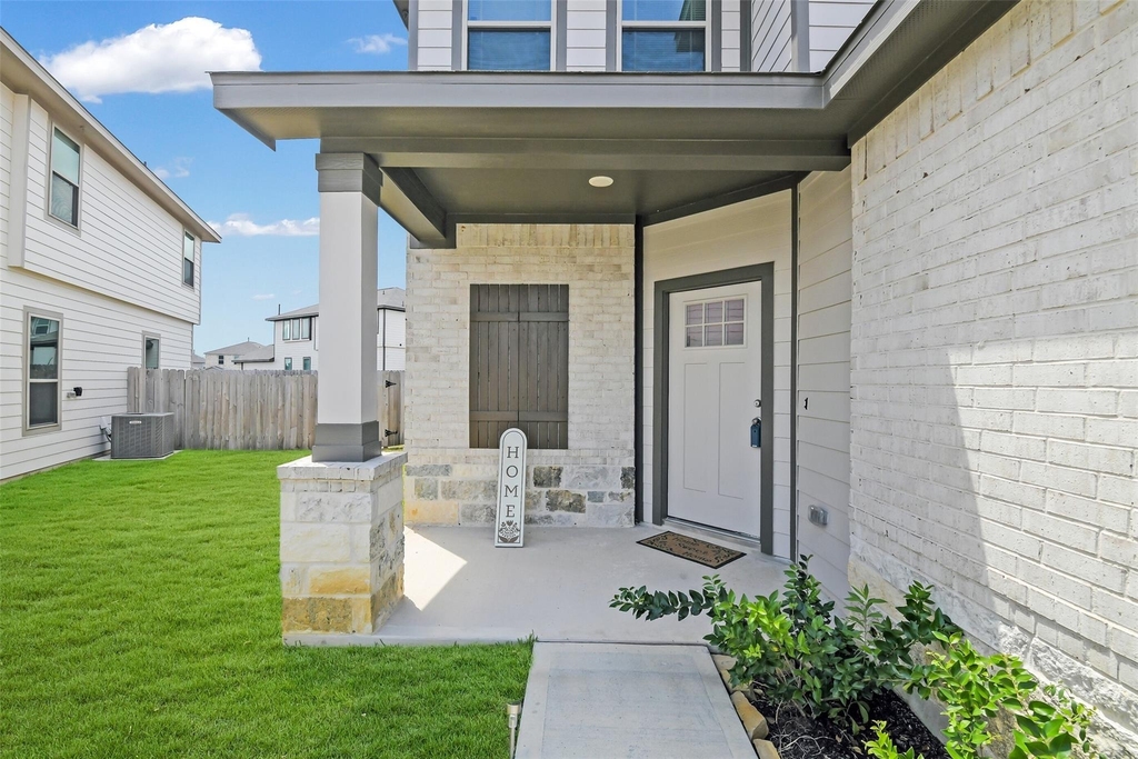 2734 Pheasant Hill Court - Photo 2