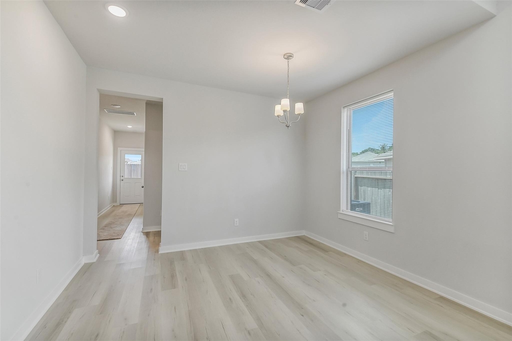 2734 Pheasant Hill Court - Photo 11