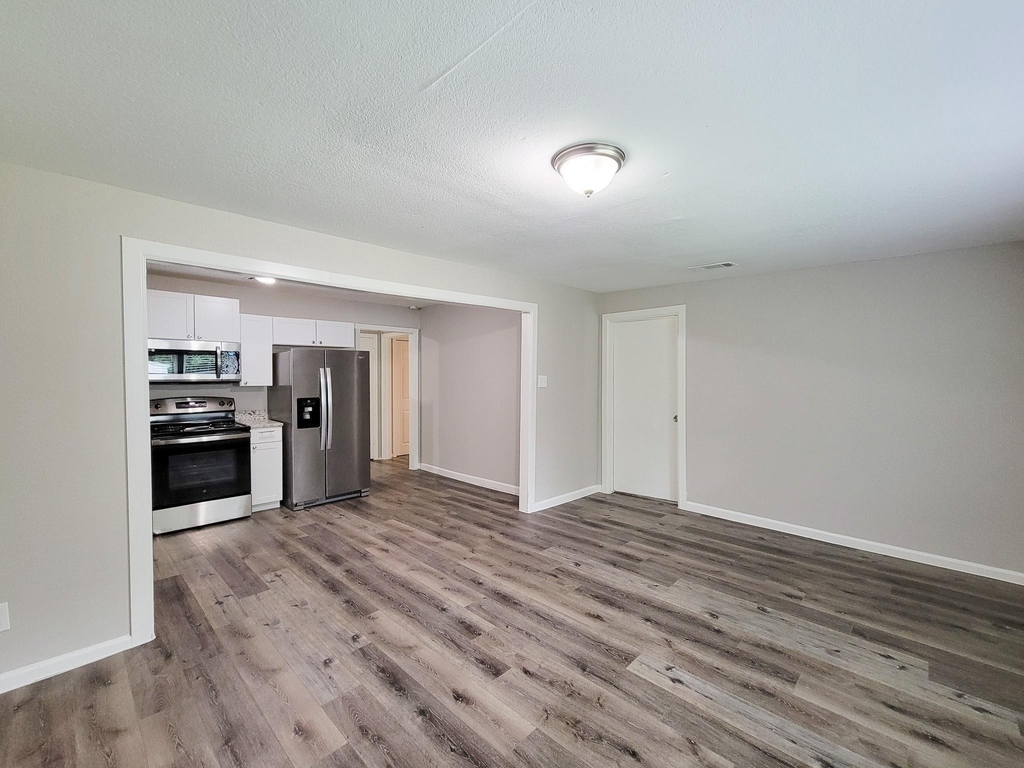 5606 Willow Glen Drive - Photo 17
