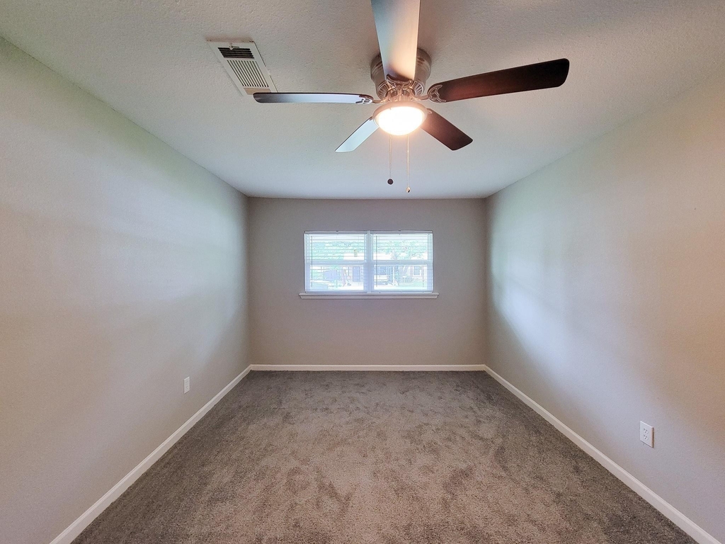 5606 Willow Glen Drive - Photo 7