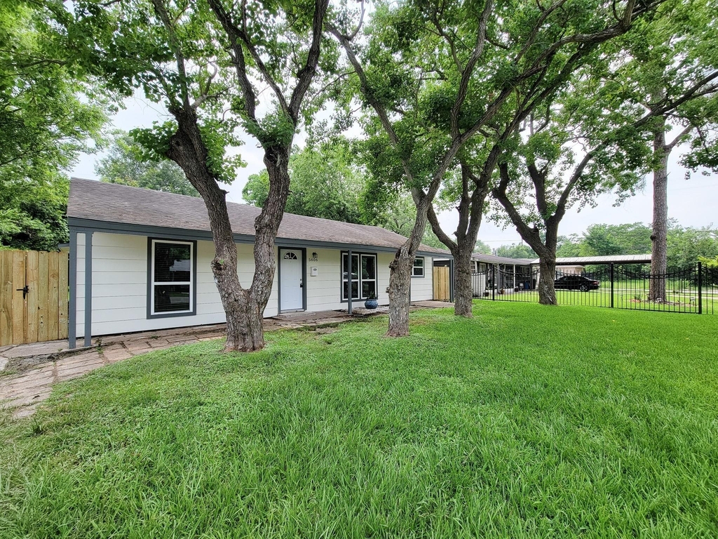 5606 Willow Glen Drive - Photo 2