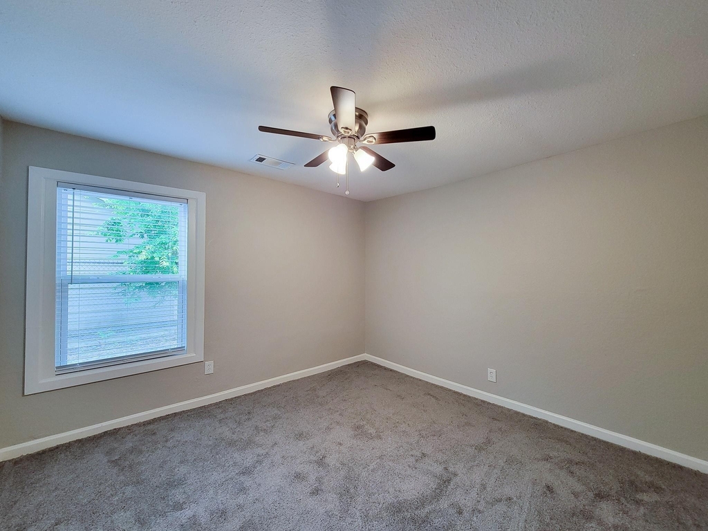 5606 Willow Glen Drive - Photo 23
