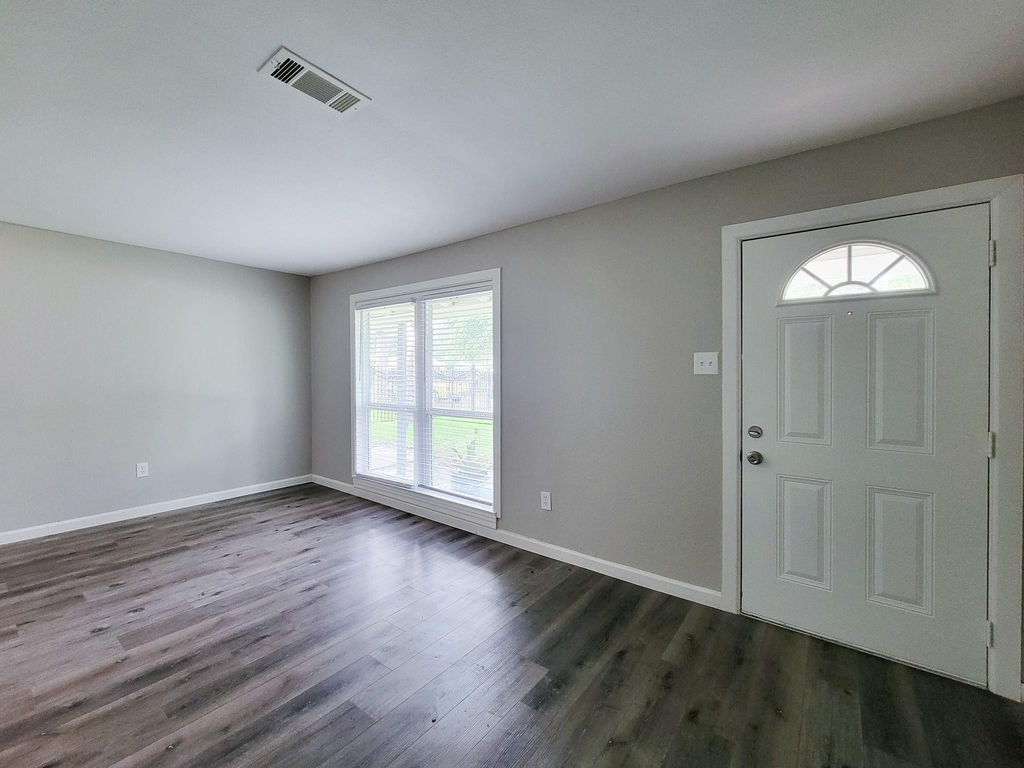 5606 Willow Glen Drive - Photo 4