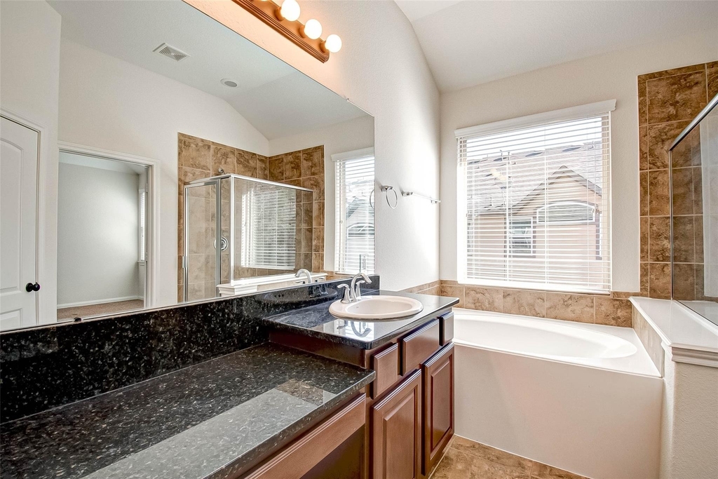 20 Cheswood Manor Court - Photo 18