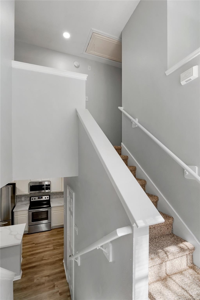 38 N Walden Elms S - Photo 2