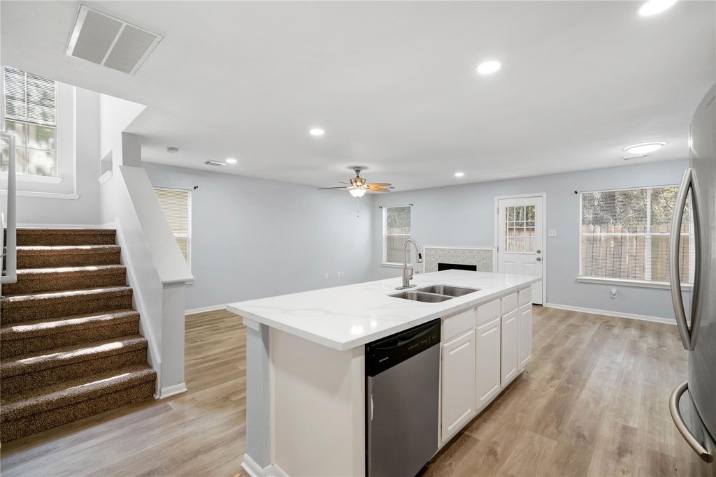38 N Walden Elms S - Photo 4