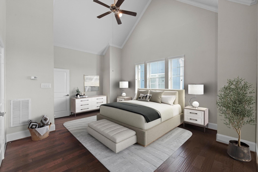 702 N Shepherd Drive - Photo 10