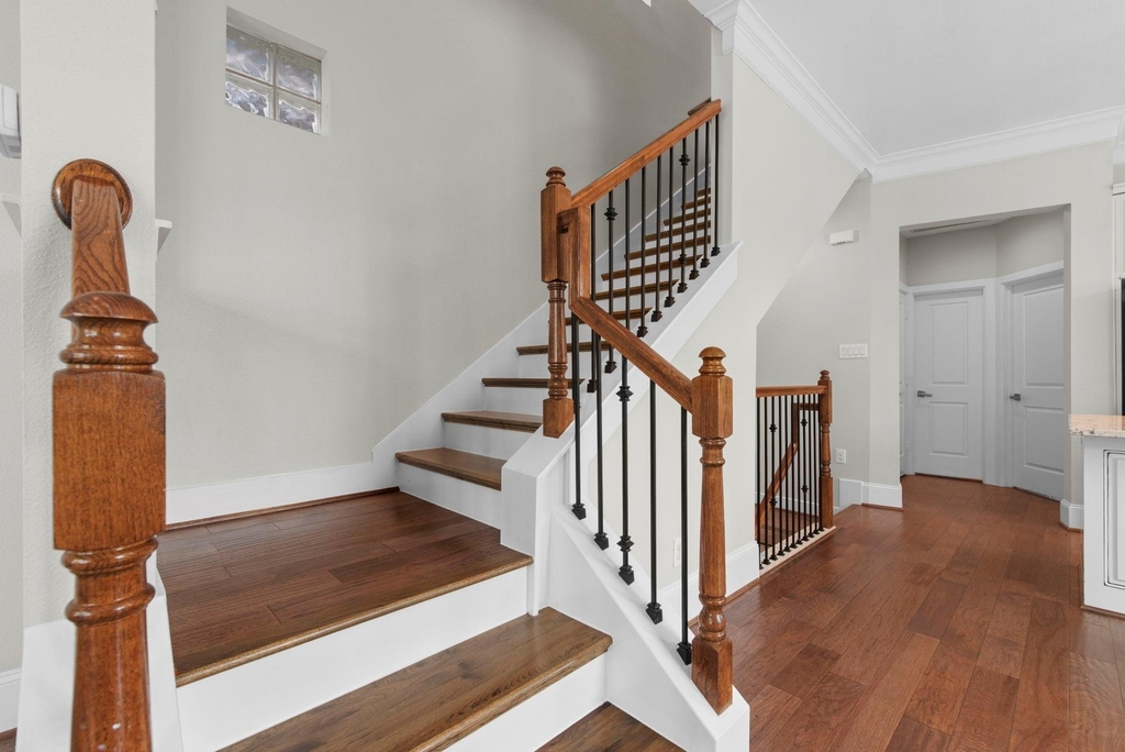 702 N Shepherd Drive - Photo 9