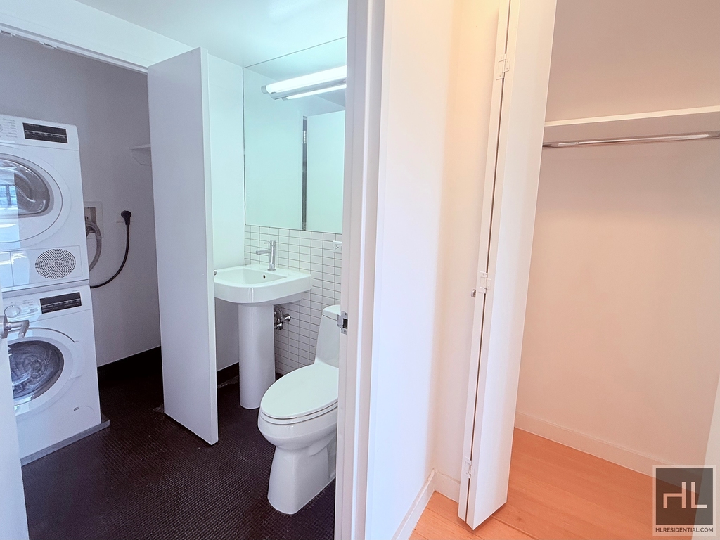 East 39th Street - Photo 8