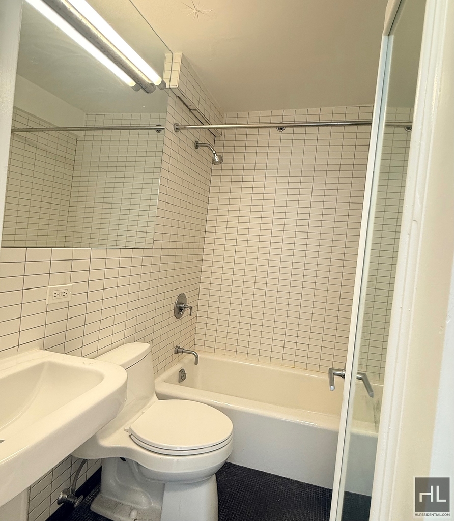 East 39th Street - Photo 5