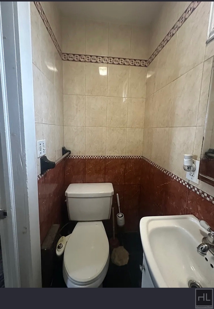 133-19 97 Avenue - Photo 10