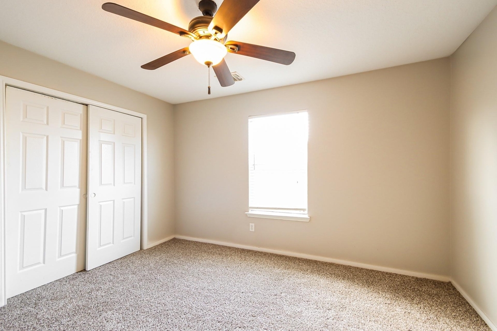 18222 Noble Forest Drive - Photo 12
