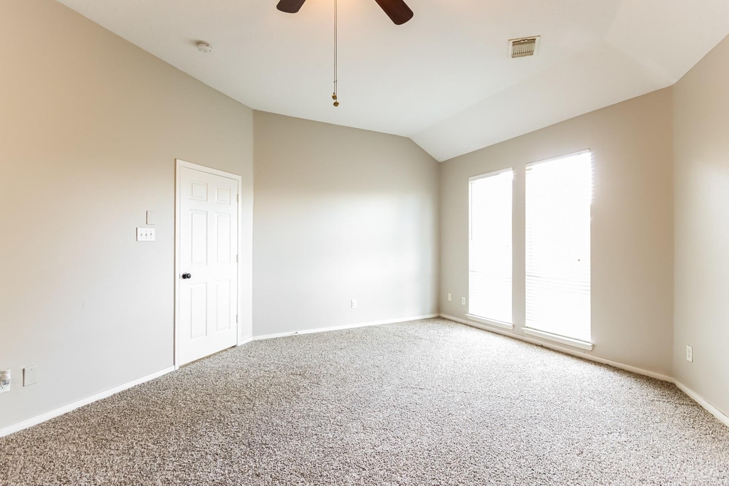 18222 Noble Forest Drive - Photo 10