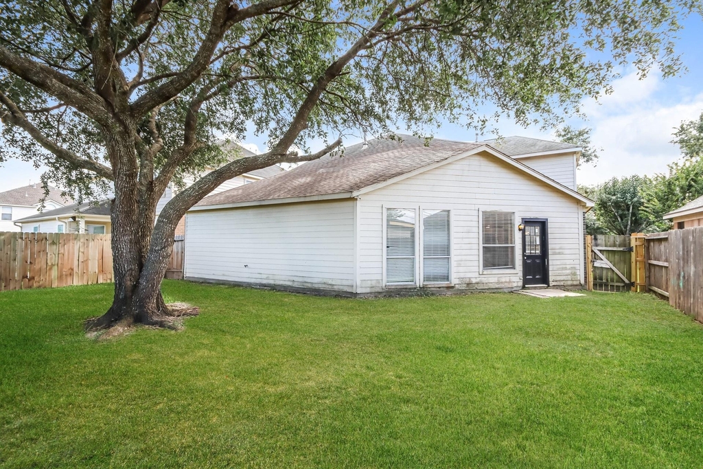 18222 Noble Forest Drive - Photo 17