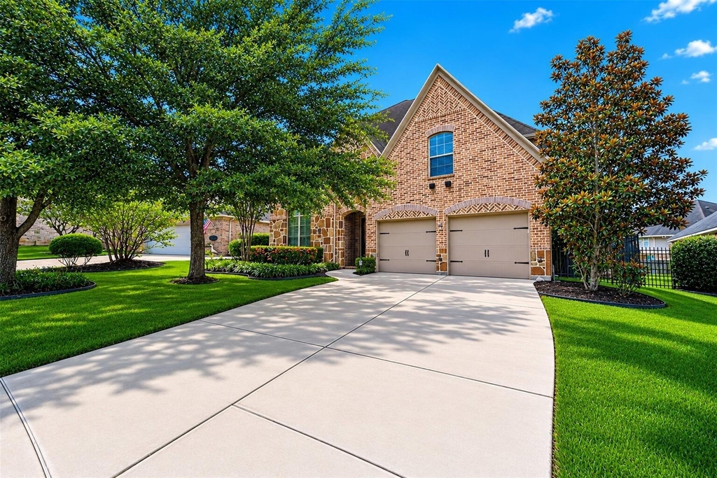 63 Vershire Circle - Photo 0