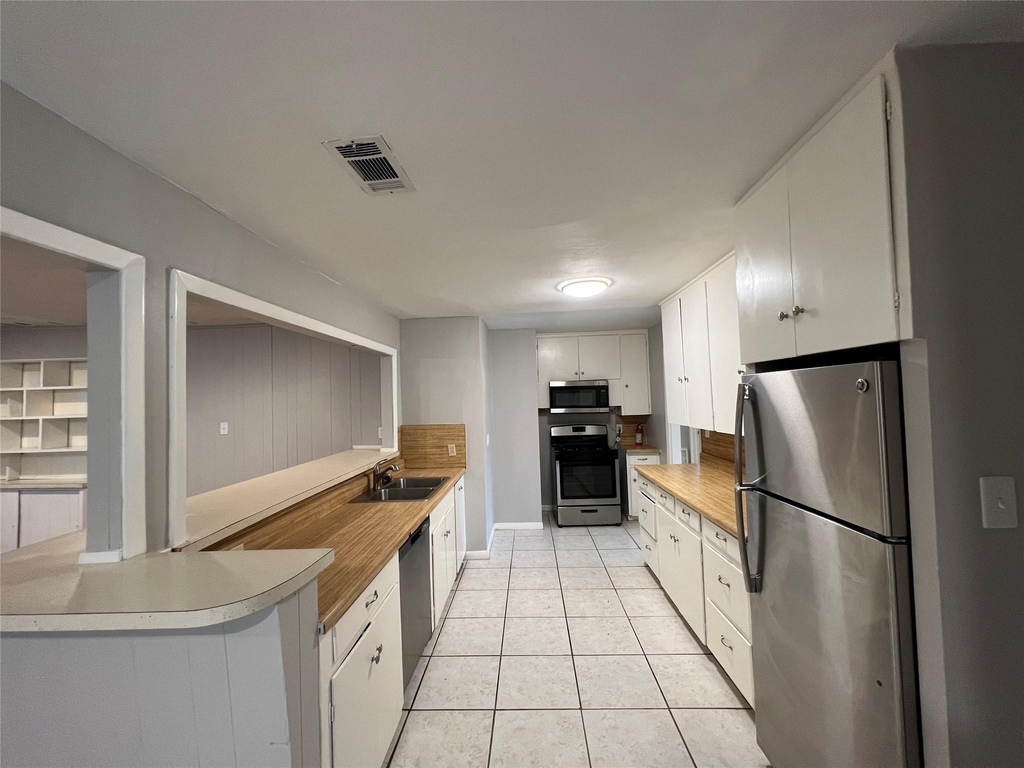 3409 Bacon Street - Photo 0
