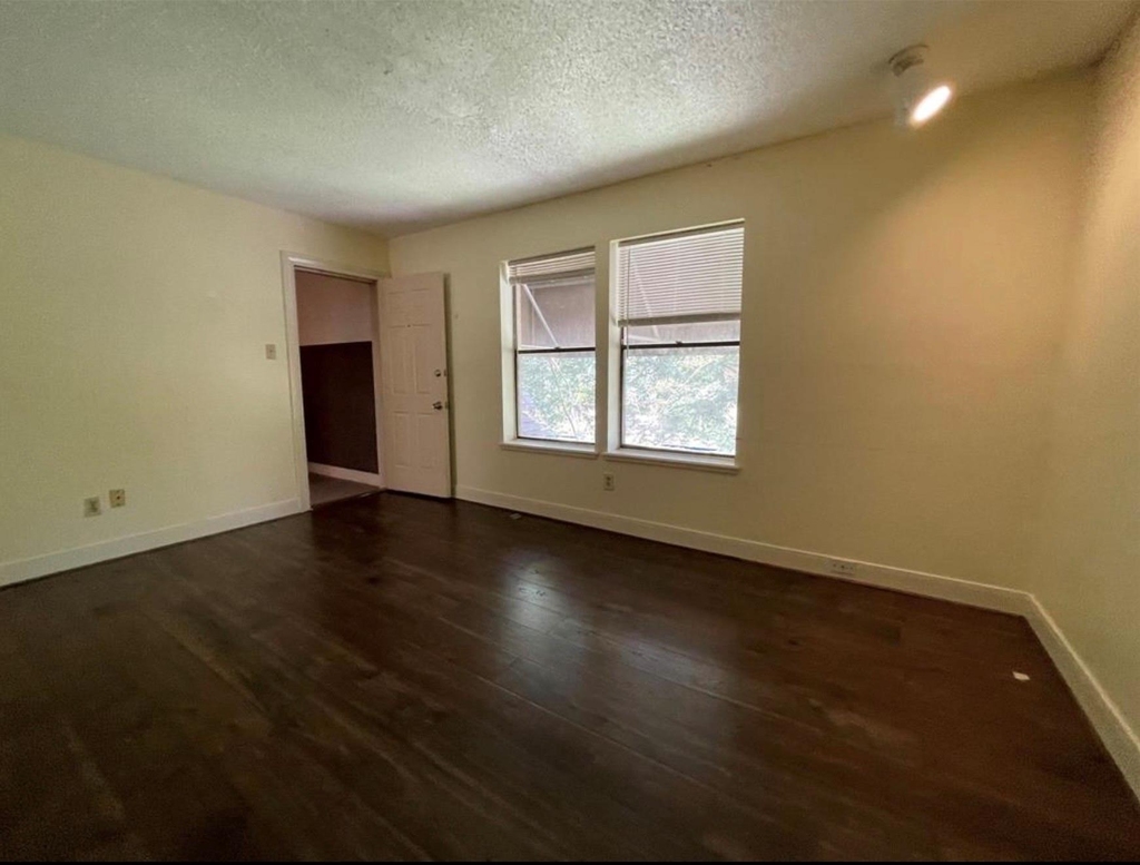 1901 Brun Street - Photo 6