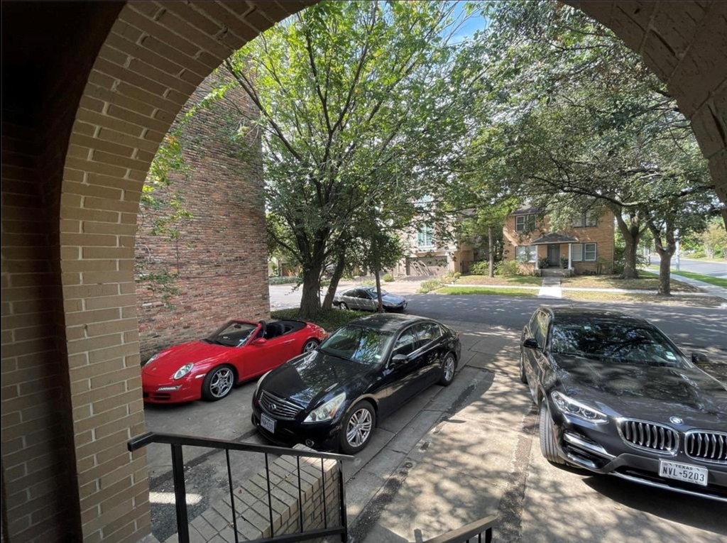 1901 Brun Street - Photo 2