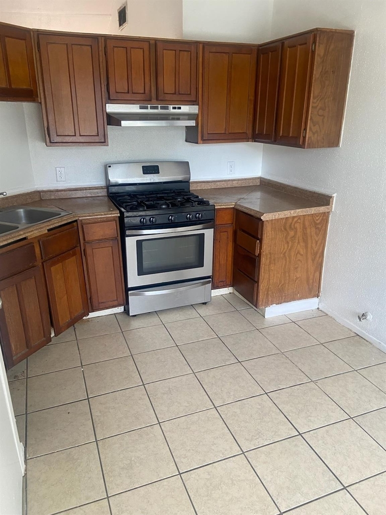 1622 Grand Park Drive - Photo 2