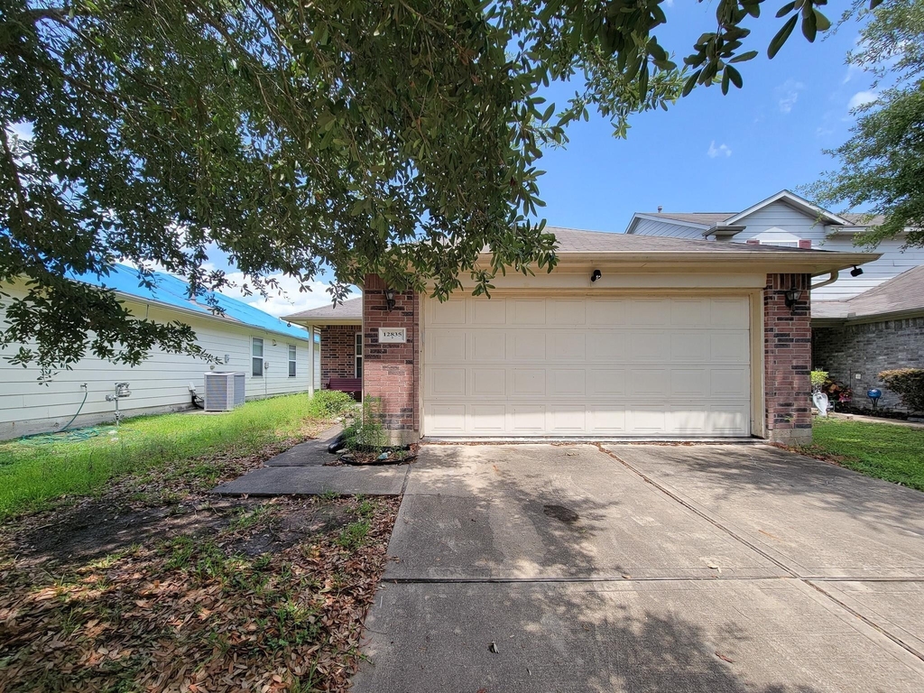 12835 Regal Oaks Bend Lane - Photo 0
