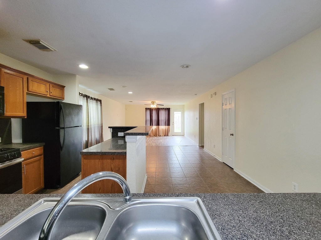 12835 Regal Oaks Bend Lane - Photo 5