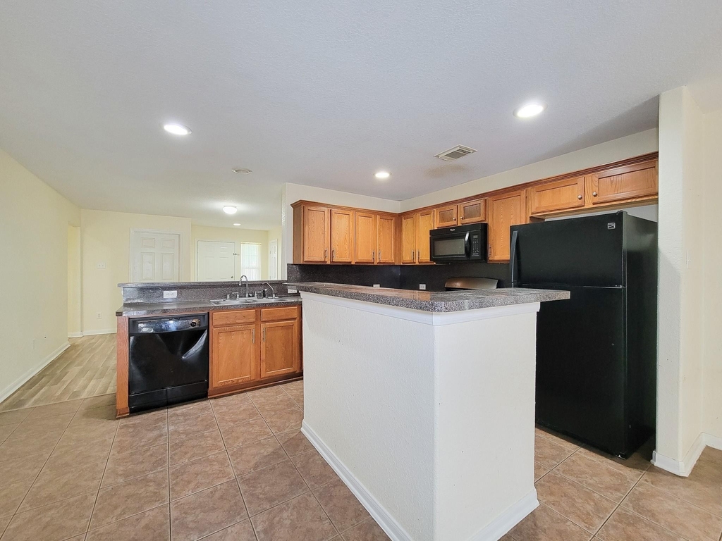 12835 Regal Oaks Bend Lane - Photo 9