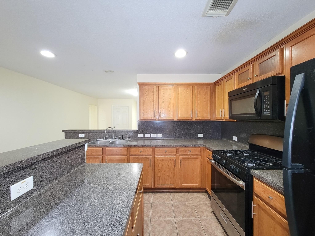 12835 Regal Oaks Bend Lane - Photo 8