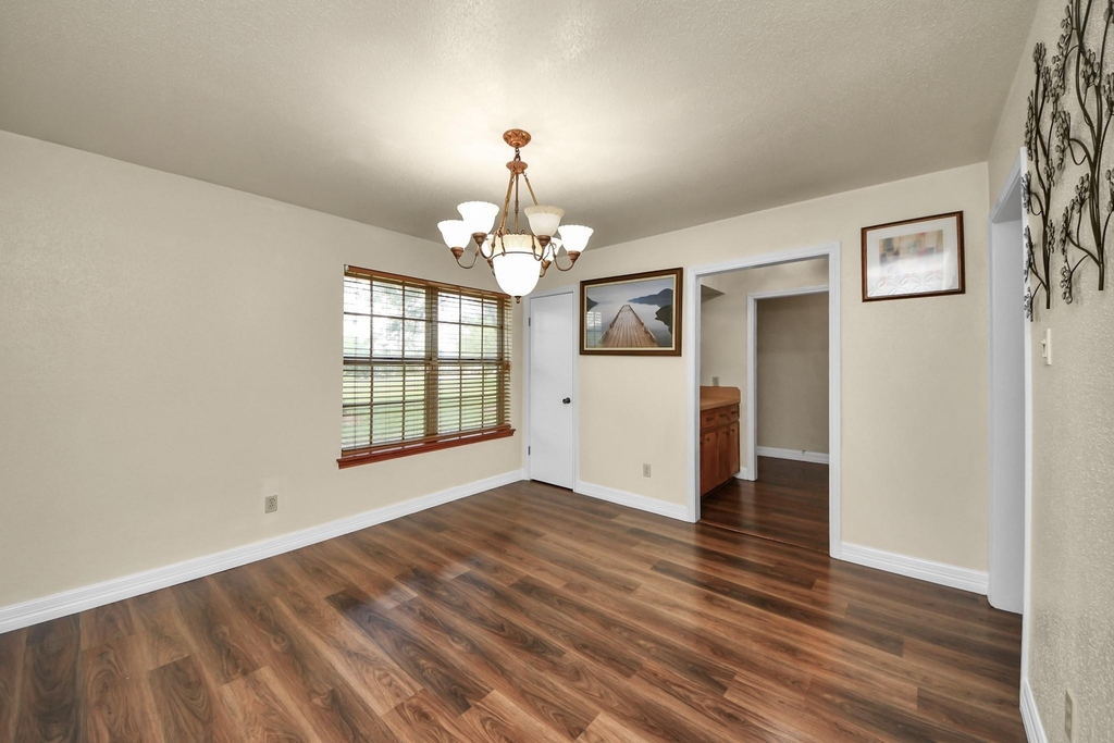 8407 Kirchner Road - Photo 9