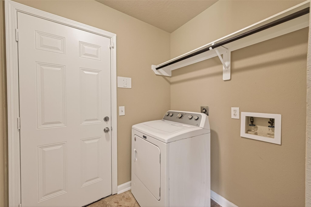 19710 Twin Canyon Court - Photo 14