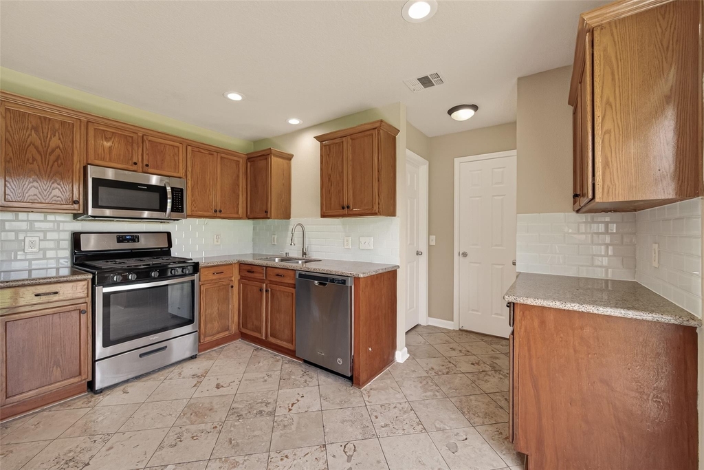 19710 Twin Canyon Court - Photo 11